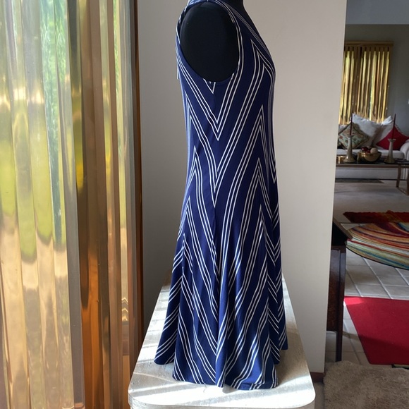 NWT Max Studio Navy/White Sleeveless Dress, See measurements and photos below. - Picture 4 of 8